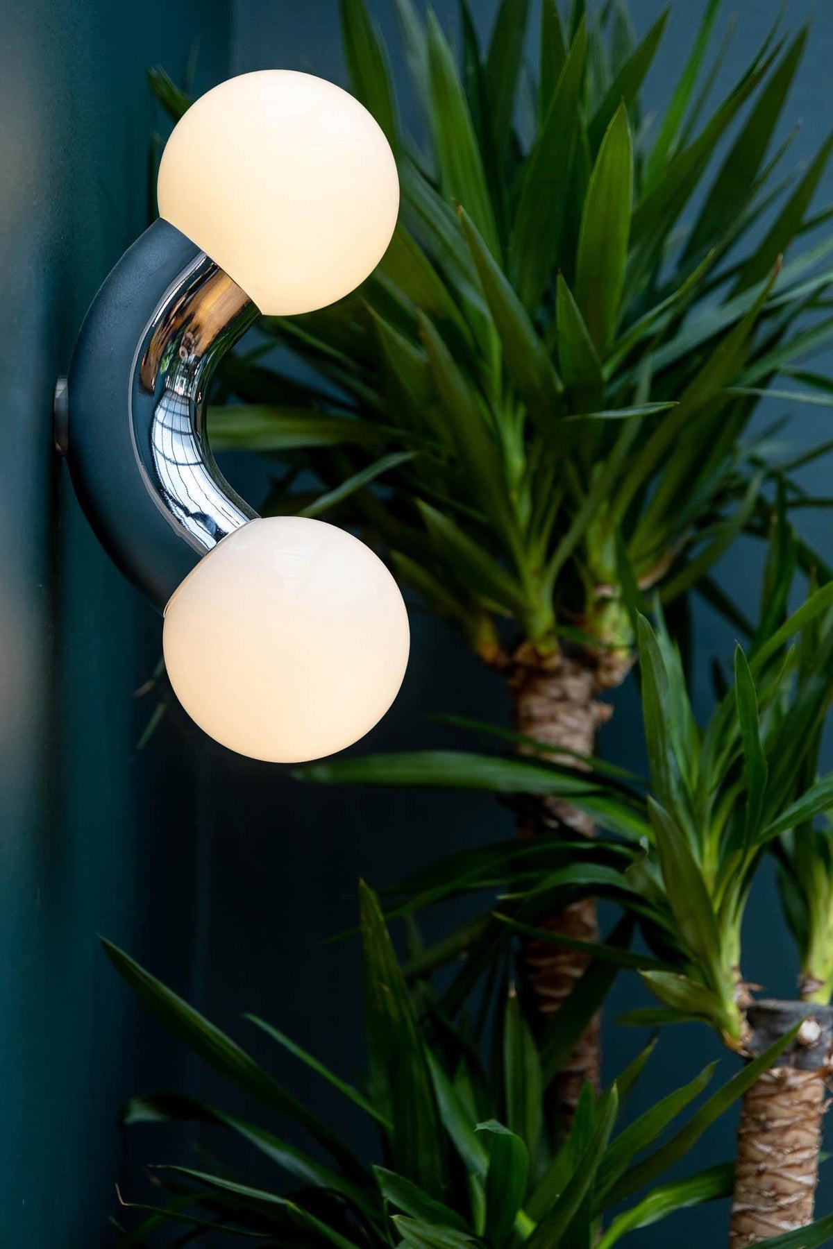Arcadia Globe Wall Light