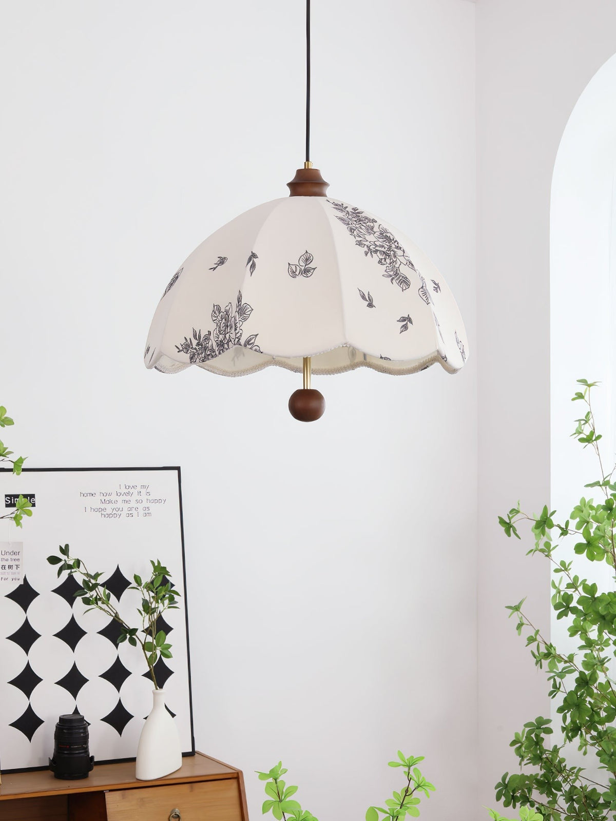 Floria Petal Pendant Light