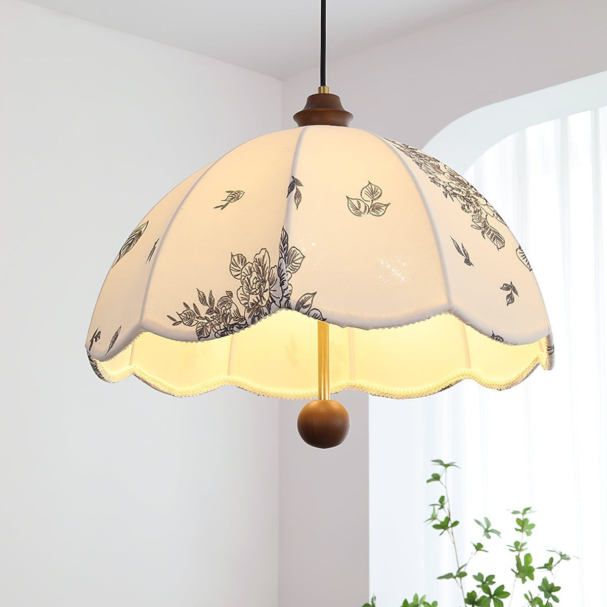 Floria Petal Pendant Light