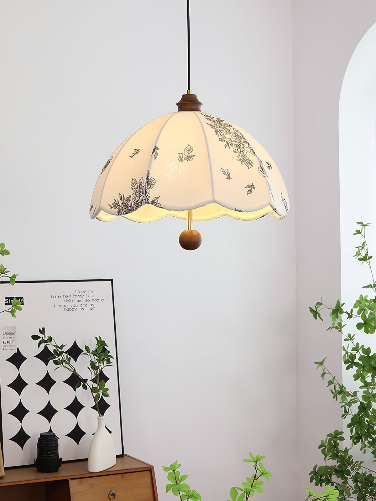 Floria Petal Pendant Light
