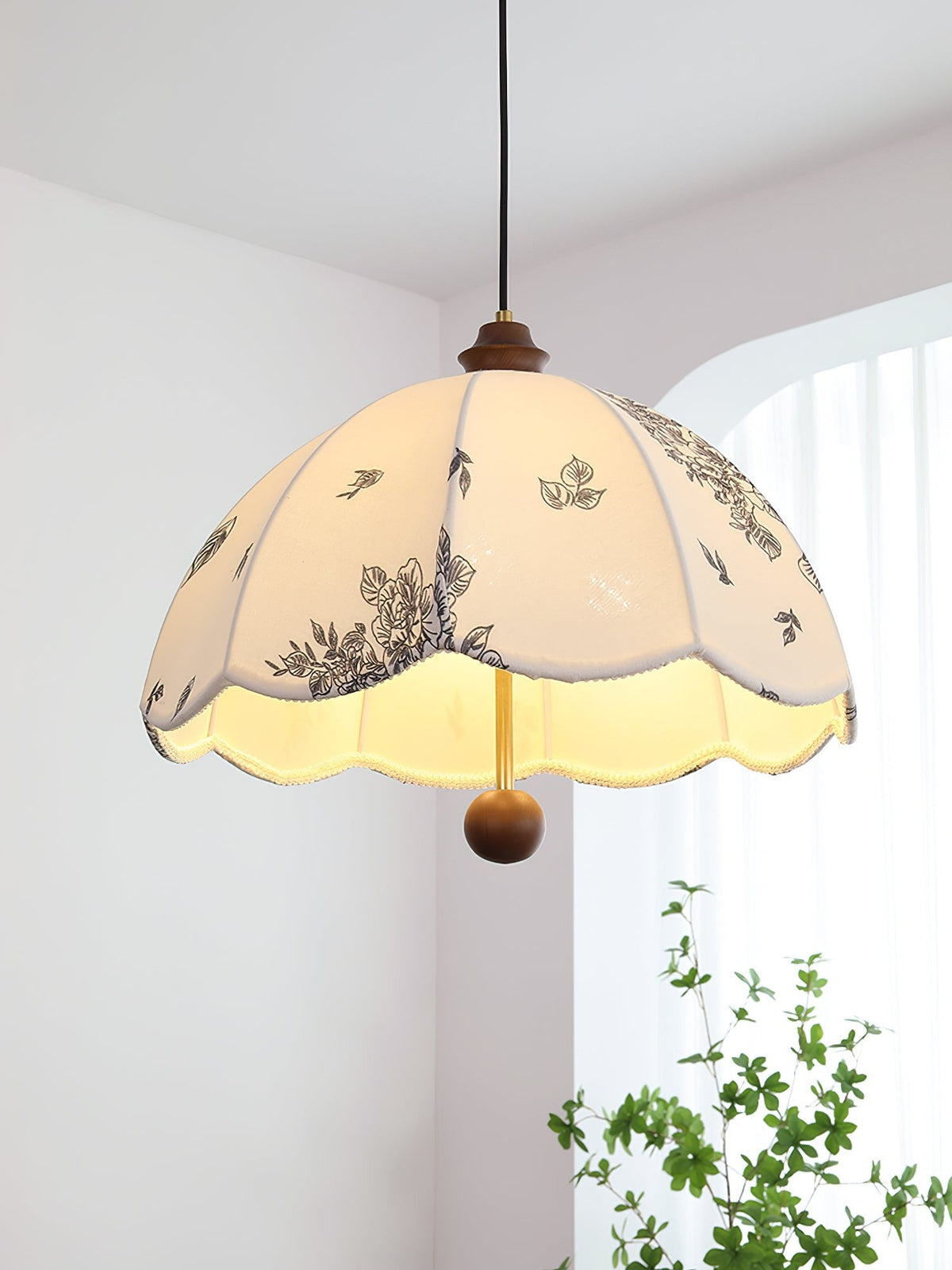 Floria Petal Pendant Light